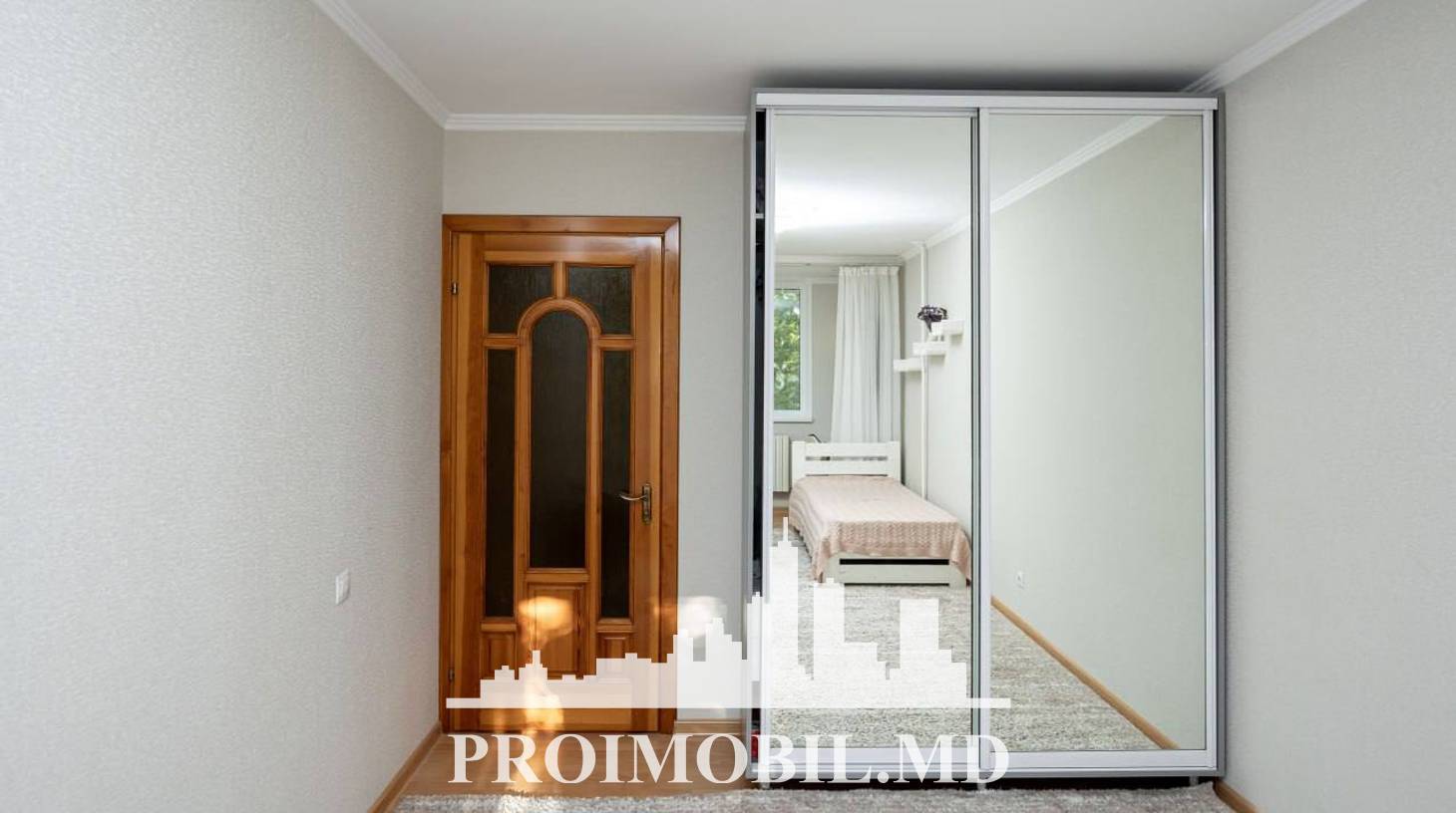 https://images.proimobil.md/VVSwllWB418r0FZVMTEjt6TtXfkZ-trRsd0pgRlUc9g/watermark:0.75:so:0:30:0.39/resize:fill:1460:816:1/gravity:ce/bG9jYWw6Ly8vZXN0YXRlL2xyLzYzZDBmYTExLWI5MmQtNDlmNS1hYTUyLTRhYjA0NzUzODhhMS5qcGVn
