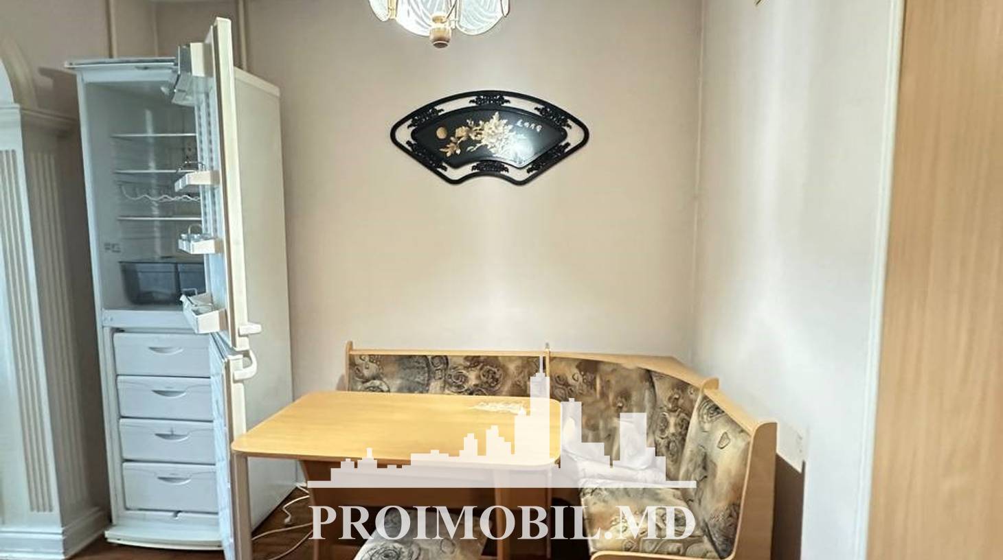 https://images.proimobil.md/VVXNf4DFOvPidTA5fWiEvz-yindC8nc1Ehcqj0ZA-xg/watermark:0.75:so:0:30:0.39/resize:fill:1460:816:1/gravity:ce/bG9jYWw6Ly8vZXN0YXRlL2xyL2Q5OGVmMjlmLTY1M2QtNGI2NS04MzFmLTNkYTExOGRiYmVlMi5qcGVn