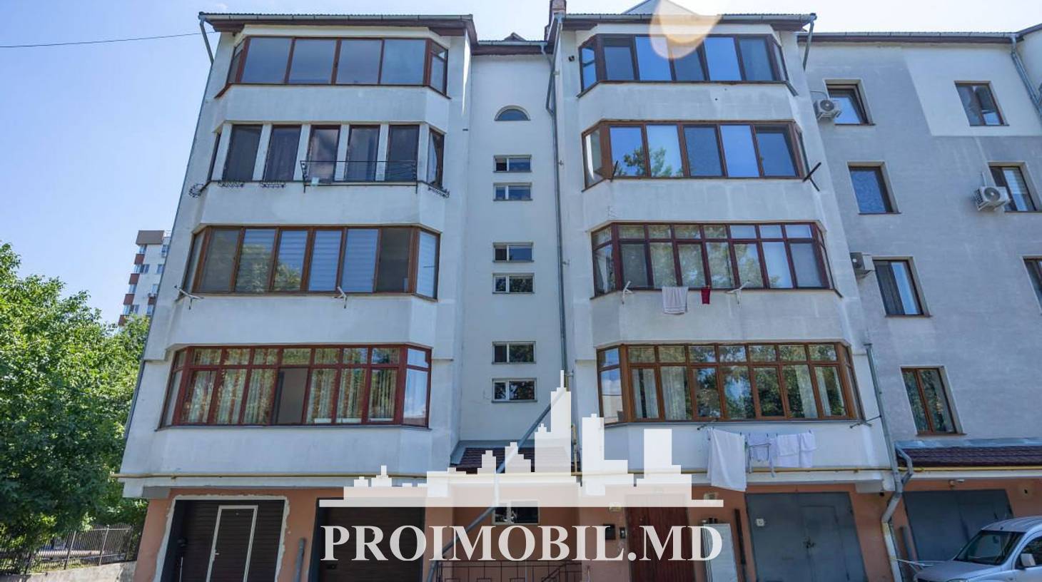 https://images.proimobil.md/VYXYESrcJxQibwCC4-9JF6-TwnykwxV2sSj0Vt7n4Og/watermark:0.75:so:0:30:0.39/resize:fill:1460:816:1/gravity:ce/bG9jYWw6Ly8vZXN0YXRlL2xyL2NlYWQ4YTRlLWE1ZGQtNDIzMC05NTgwLWU4NDlkYWUxNmNmZi5qcGVn