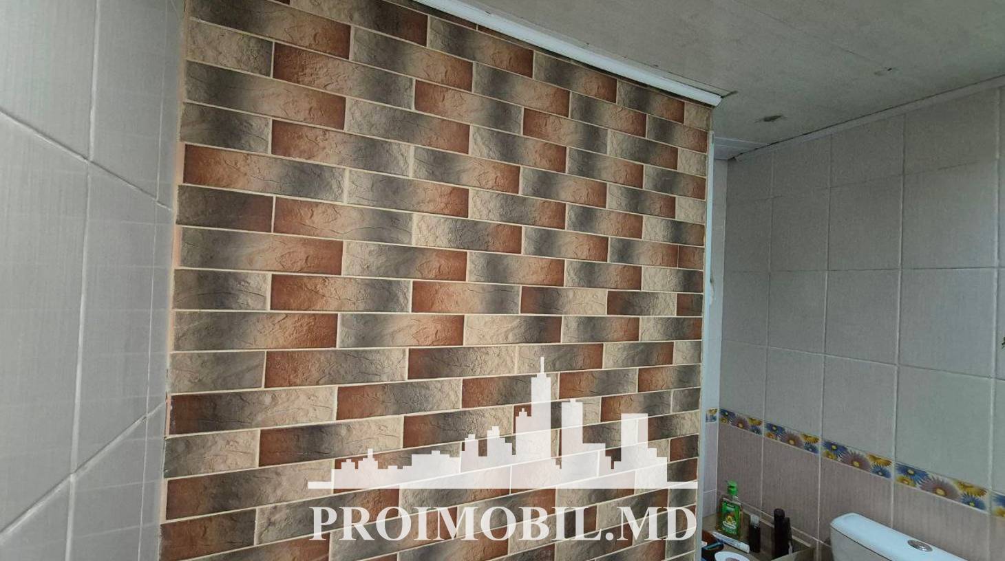 https://images.proimobil.md/VYaZwhPWXkTYg8uEFSnTrm5Tc2mwRTxDAyvKb6k1ctI/watermark:0.75:so:0:30:0.39/resize:fill:1460:816:1/gravity:ce/bG9jYWw6Ly8vZXN0YXRlL2xyL2IyY2RkMGFkLTRmZWItNGI2NC04YTFiLWEzM2M3YTAxZmJhNS5qcGVn