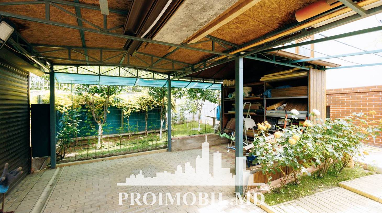 https://images.proimobil.md/V_6RhMZCMYzXjnZarsGiYFjw7J0JDbEeOsBFLXRuv38/watermark:0.75:so:0:30:0.39/resize:fill:1460:816:1/gravity:ce/bG9jYWw6Ly8vZXN0YXRlL2xyL2E2ODAyMmNlLWQ3ZGQtNGRlOC05YWIyLWM1OWJmY2M2OWRlNC5qcGVn