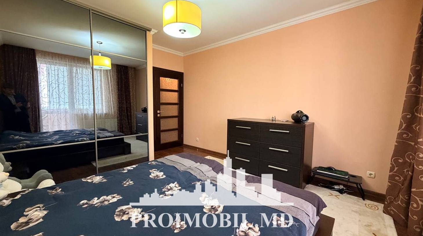 https://images.proimobil.md/VdErYA3rSjhSzNIu3r1-bQdV9DS5l2FzGM7qEXluiXs/watermark:0.75:so:0:30:0.39/resize:fill:1460:816:1/gravity:ce/bG9jYWw6Ly8vZXN0YXRlL2xyLzNjMTk3YTI3LTM0ZjgtNDU0NS04YjBlLTE0YmIzNmZlYzAxMC5qcGVn