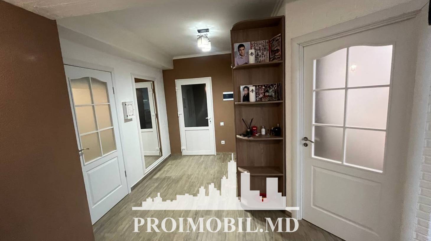 https://images.proimobil.md/Vfbeb9dgVjcZaa36CRs0ivpzv7zFjpAUMWjpVuQJv6M/watermark:0.75:so:0:30:0.39/resize:fill:1460:816:1/gravity:ce/bG9jYWw6Ly8vZXN0YXRlL2xyLzJmMDgyZGZkLWVkZGQtNDA4NC05YTgzLThkMTlkNGMzYTQ4YS5qcGVn