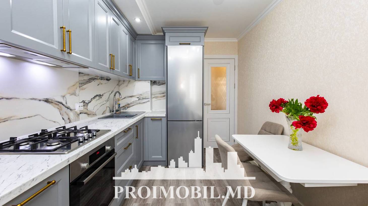 https://images.proimobil.md/Vg0n51YGLoHcWQnoBTqik3Rjf25TkVkS5vPulQzshgY/watermark:0.75:so:0:30:0.39/resize:fill:1460:816:1/gravity:ce/bG9jYWw6Ly8vZXN0YXRlL2xyL2NkNTY5YWY3LTE1ZjMtNDE1Ny04MGEzLWZiYTczNGJmOTU0Yi5qcGVn