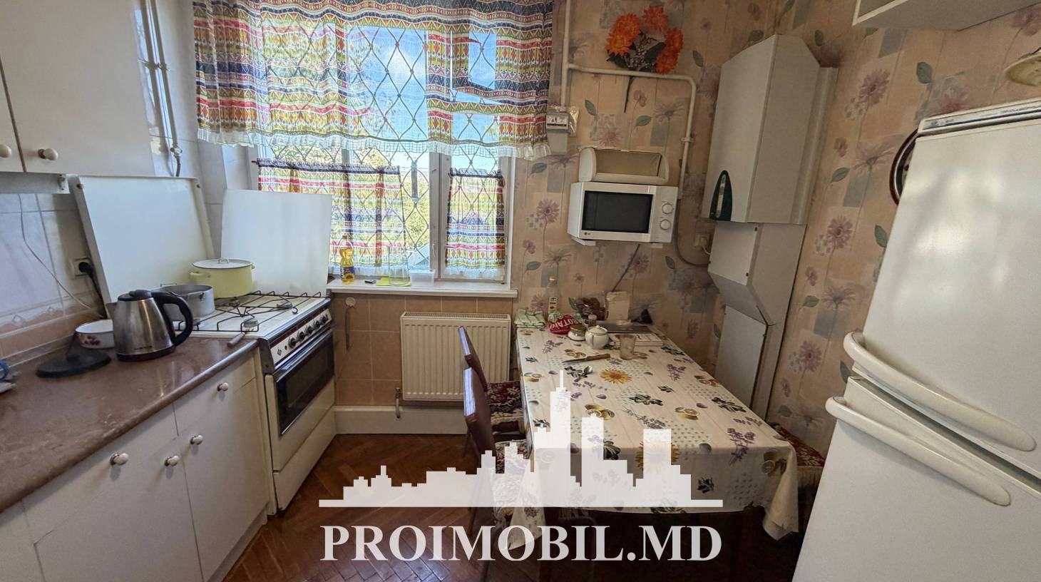 https://images.proimobil.md/Vjlnptu-oiy3af00x5yAYHWIn6nTyKQsmVl64pI_CWQ/watermark:0.75:so:0:30:0.39/resize:fill:1460:816:1/gravity:ce/bG9jYWw6Ly8vZXN0YXRlL2xyLzhmYjljMDNhLWZhMDAtNDk5NC04ZjI5LWM0NzRmZGRhM2Y5MS5qcGVn