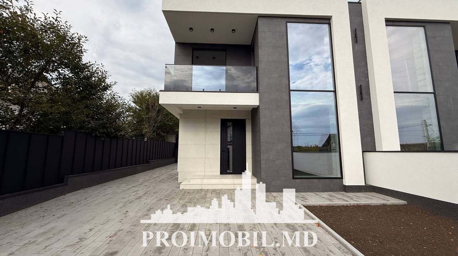 https://images.proimobil.md/VmBnLHrQ862tOXLn46JV3puXsGHq2DwMjy_xnjRPxck/watermark:0.75:so:0:30:0.39/resize:fill:1460:816:1/gravity:ce/bG9jYWw6Ly8vZXN0YXRlL2xyLzZjOTk4Nzk5LTFiNTMtNDFkMi1iOTU0LTBhOGRmY2FhMjg4MS5qcGVn