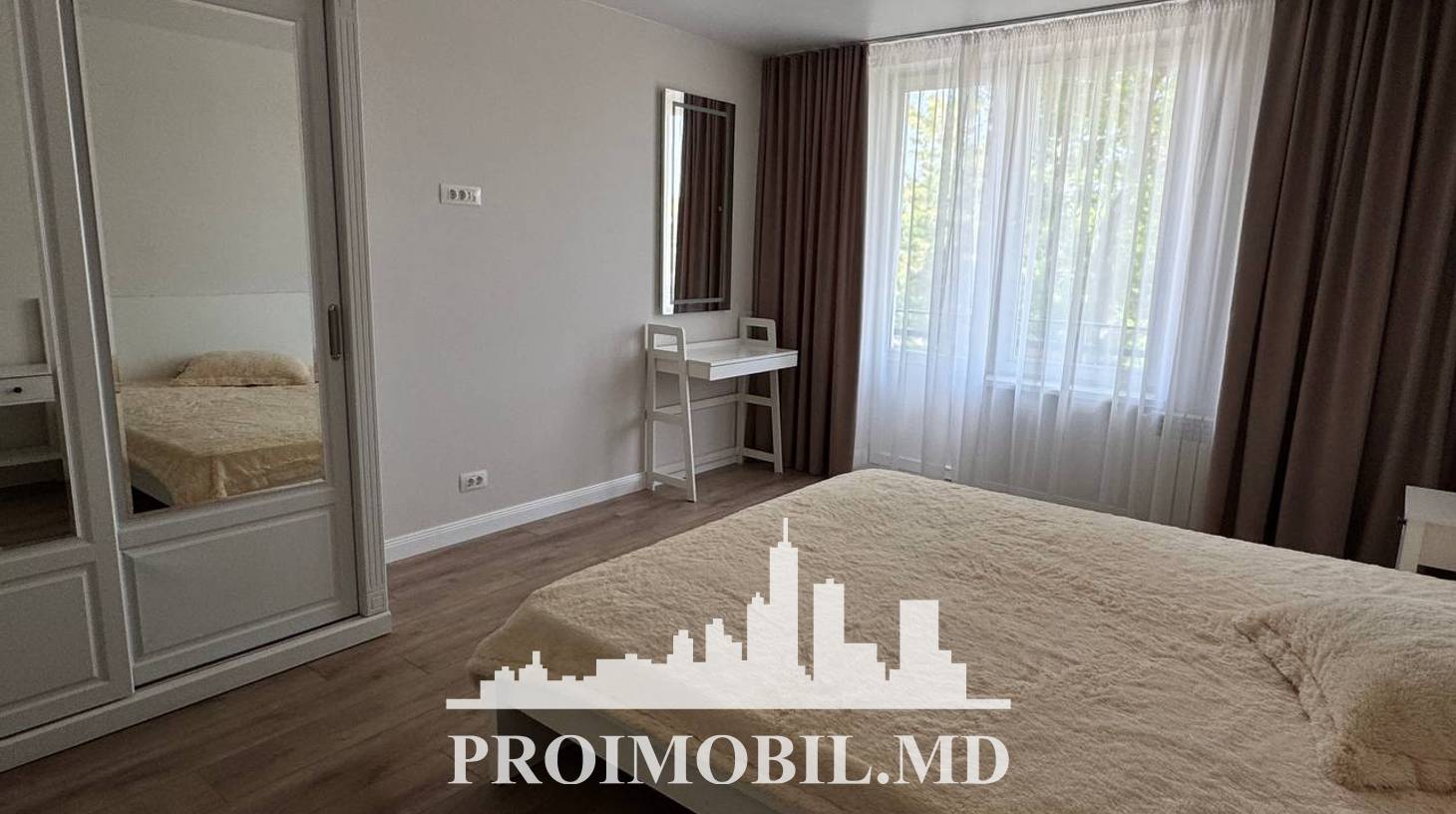 https://images.proimobil.md/Vxtu7r8G02WxSmRH_h-HBKgKXzn0HpE9glWFCVf8fj0/watermark:0.75:so:0:30:0.39/resize:fill:1460:816:1/gravity:ce/bG9jYWw6Ly8vZXN0YXRlL2xyLzcxMTkxZGQyLTJjNTktNDAxMy04NjlkLWI4ZWI1YzMzODU2NC5qcGVn