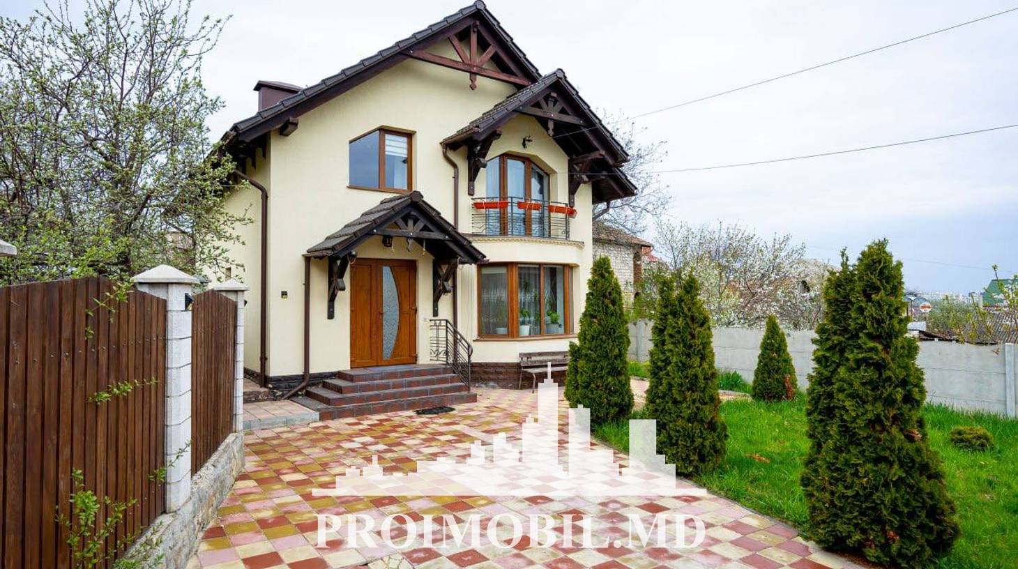 https://images.proimobil.md/VzXp0OhnHsUlEp2qKNEupvStB-BXCk2aHVEKmD9QhTs/watermark:0.75:so:0:30:0.39/resize:fill:1460:816:1/gravity:ce/bG9jYWw6Ly8vZXN0YXRlL2xyLzA4OWYxNjYyLTEwYTEtNDA3YS1iM2RmLTUxZGE5NjdjMjA3MS5qcGVn
