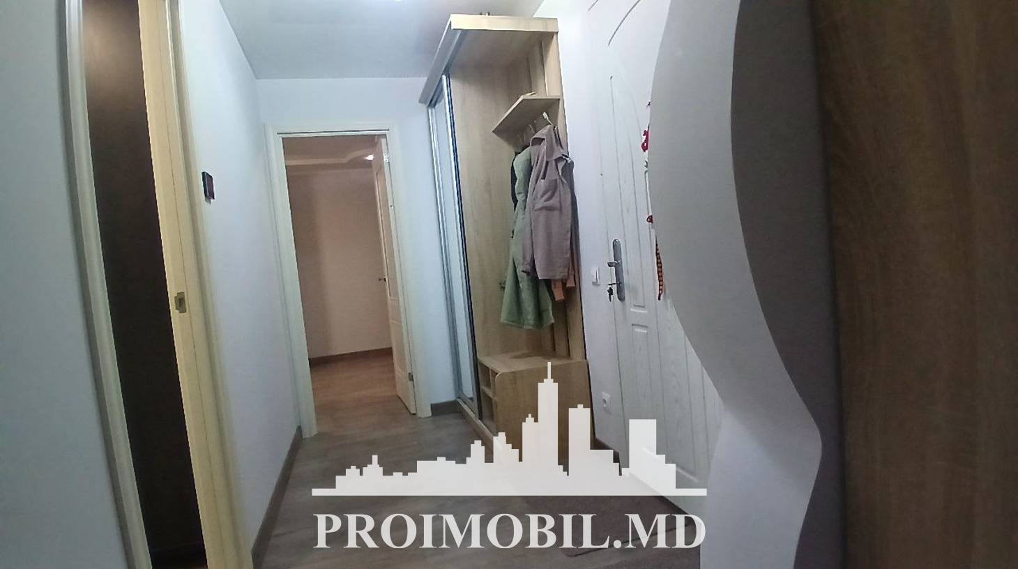 https://images.proimobil.md/W36aqaanJ_kvd5vpLou0avYyFhSu33P73yxO22Nmdmk/watermark:0.75:so:0:30:0.39/resize:fill:1460:816:1/gravity:ce/bG9jYWw6Ly8vZXN0YXRlL2xyLzNhN2IwNDg5LTAzYzMtNDc5OS1hM2E0LTdiYWYwMDAwOTUxMS5qcGVn