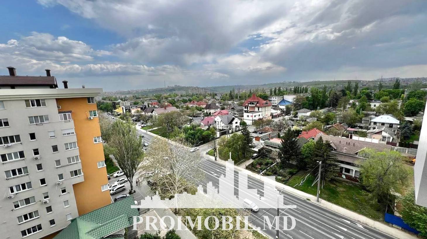 https://images.proimobil.md/W4R9TcQKLN75verbS17b5X6J18duXK0gpMAWiM8vb-I/watermark:0.75:so:0:30:0.39/resize:fill:1460:816:1/gravity:ce/bG9jYWw6Ly8vZXN0YXRlL2xyLzg3NDM0OGFlLWFjMTctNGVkMC1hYzVmLWFiNDdjODY0MTk4Mi5qcGVn