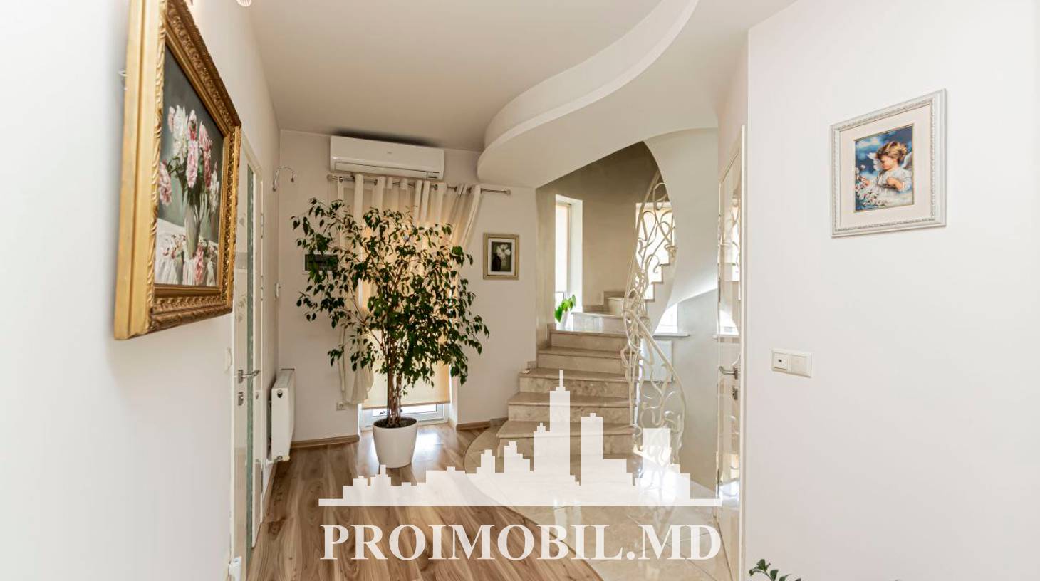 https://images.proimobil.md/W9m9j8omVy0i33XSJikHucbWfVw-ebTYClxlqVBf2hY/watermark:0.75:so:0:30:0.39/resize:fill:1460:816:1/gravity:ce/bG9jYWw6Ly8vZXN0YXRlL2xyL2YzOWNlZWViLTliNzQtNDZkNS1hMjJlLTA2YmEzYzA5Zjc1Yy5qcGVn
