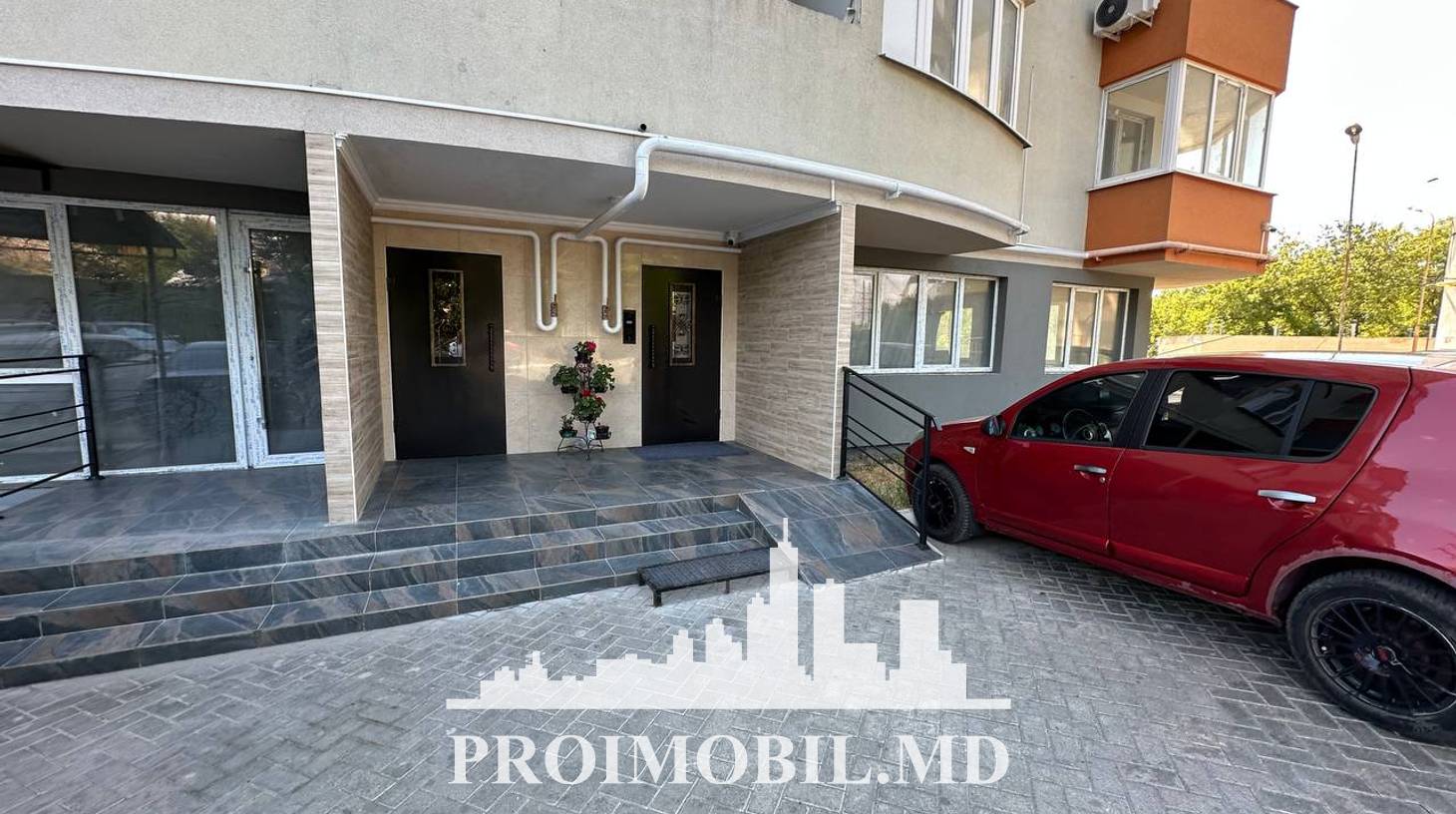 https://images.proimobil.md/WG1thKKVP39v7uBK73ExnDV6d3qLb9gPTecpvEKgRQ8/watermark:0.75:so:0:30:0.39/resize:fill:1460:816:1/gravity:ce/bG9jYWw6Ly8vZXN0YXRlL2xyLzVhZWU3ZmJjLTc4MWMtNDg4Mi1iNzQ0LTg1M2U0OTFjMmNmMi5qcGVn