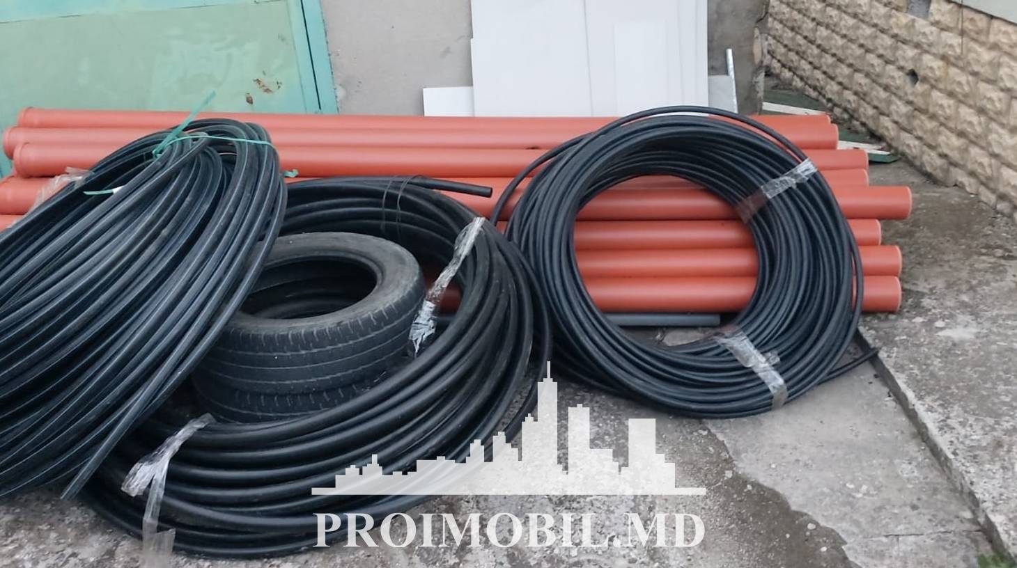 https://images.proimobil.md/WG5m70xNuUytzS0ONmFrcy2m2LMD7L_0gp-soLVQfG8/watermark:0.75:so:0:30:0.39/resize:fill:1460:816:1/gravity:ce/bG9jYWw6Ly8vZXN0YXRlL2xyL2NmODNjMTA5LTk2MDktNDMzNC04ZGMyLWFiODE0NTcxOWVlOS5qcGVn