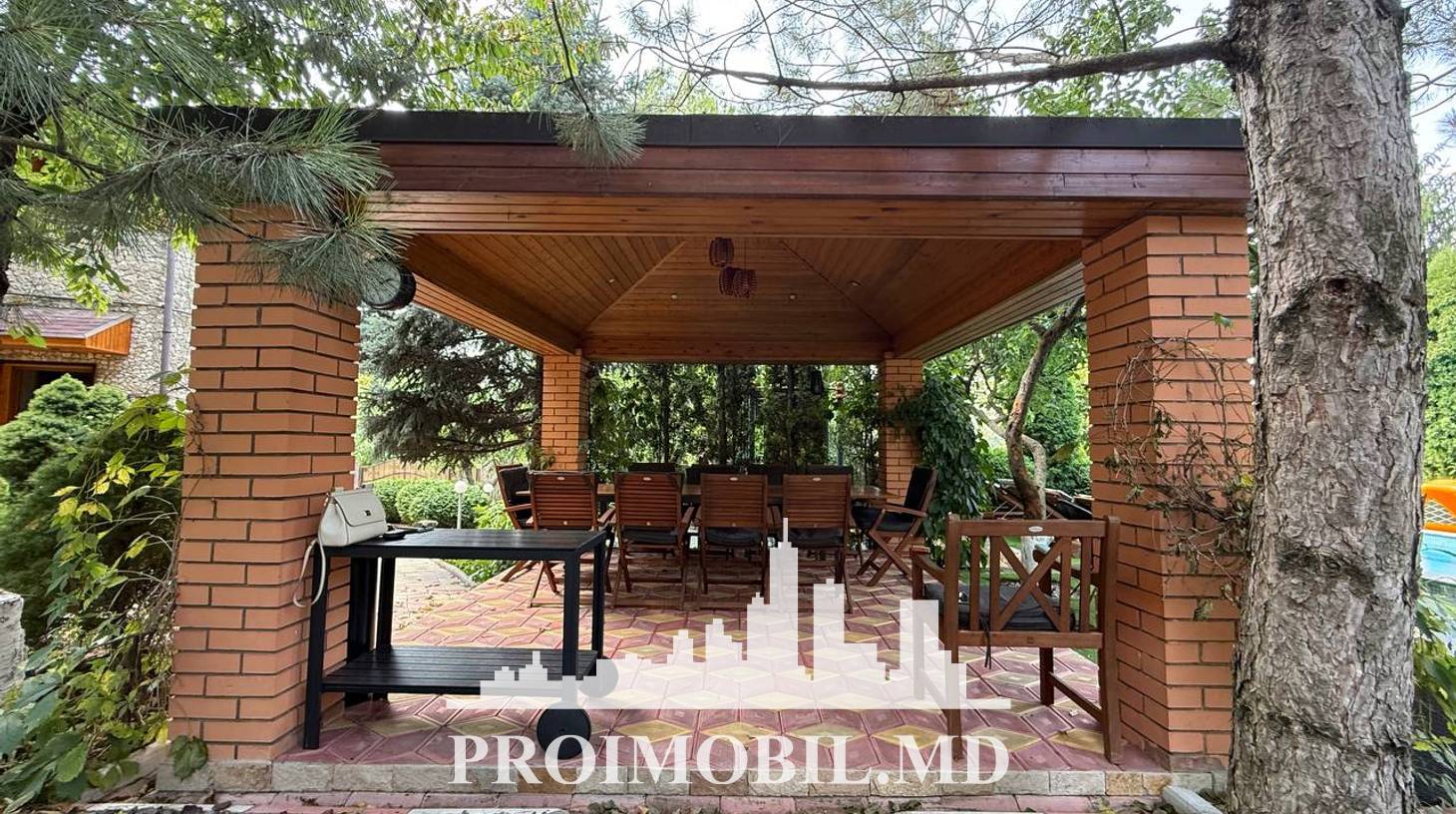 https://images.proimobil.md/WI4tkKdzwnEJMm_-OcOalMyNnHbjvwlRl0peQsJZzEk/watermark:0.75:so:0:30:0.39/resize:fill:1460:816:1/gravity:ce/bG9jYWw6Ly8vZXN0YXRlL2xyL2M1ZmNkYWRlLTA4YjgtNDNmZi1iNDQ3LWRjYTc2OWZmYTkzZS5qcGVn