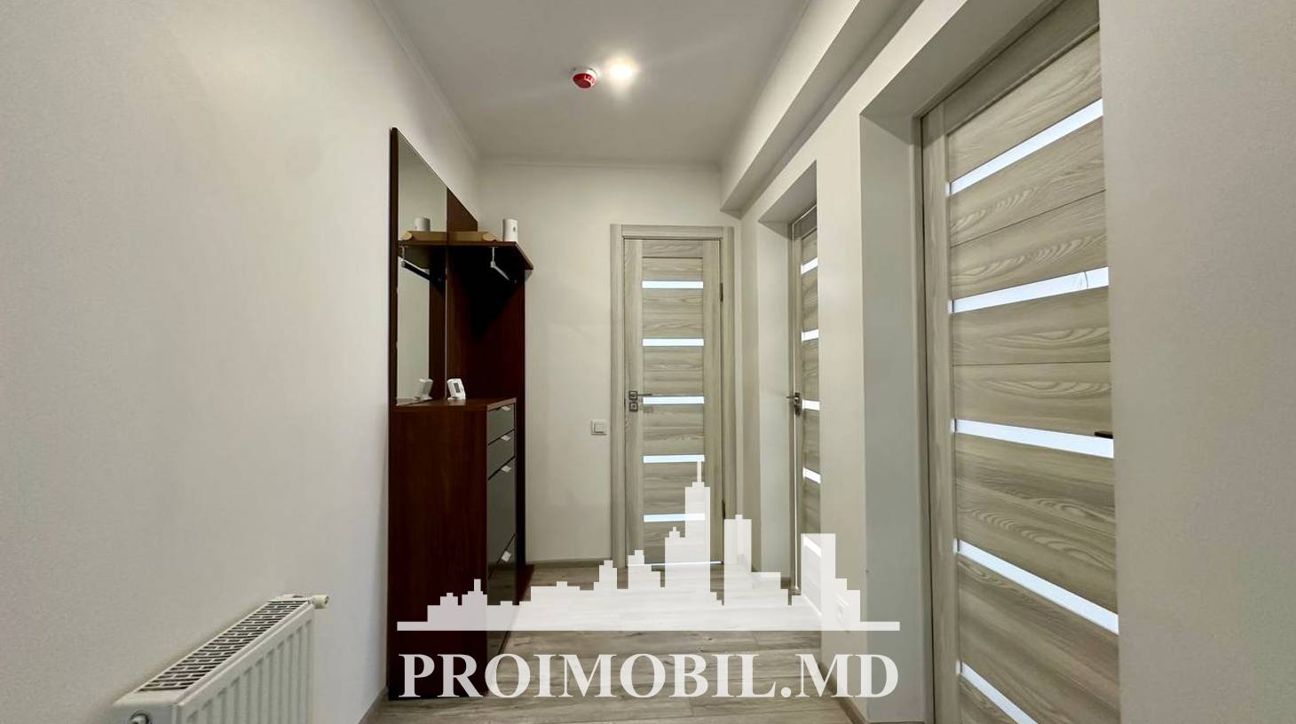 https://images.proimobil.md/WIBj8aga8t5qsR9ntOqotb5ceOiACCFiPorxPf5KWO0/watermark:0.75:so:0:30:0.39/resize:fill:1460:816:1/gravity:ce/bG9jYWw6Ly8vZXN0YXRlL2xyL2QwMWFjZWVkLTY4ZjgtNGIzZi05N2EyLTg4MTBkZDg3NGE5NS5qcGVn