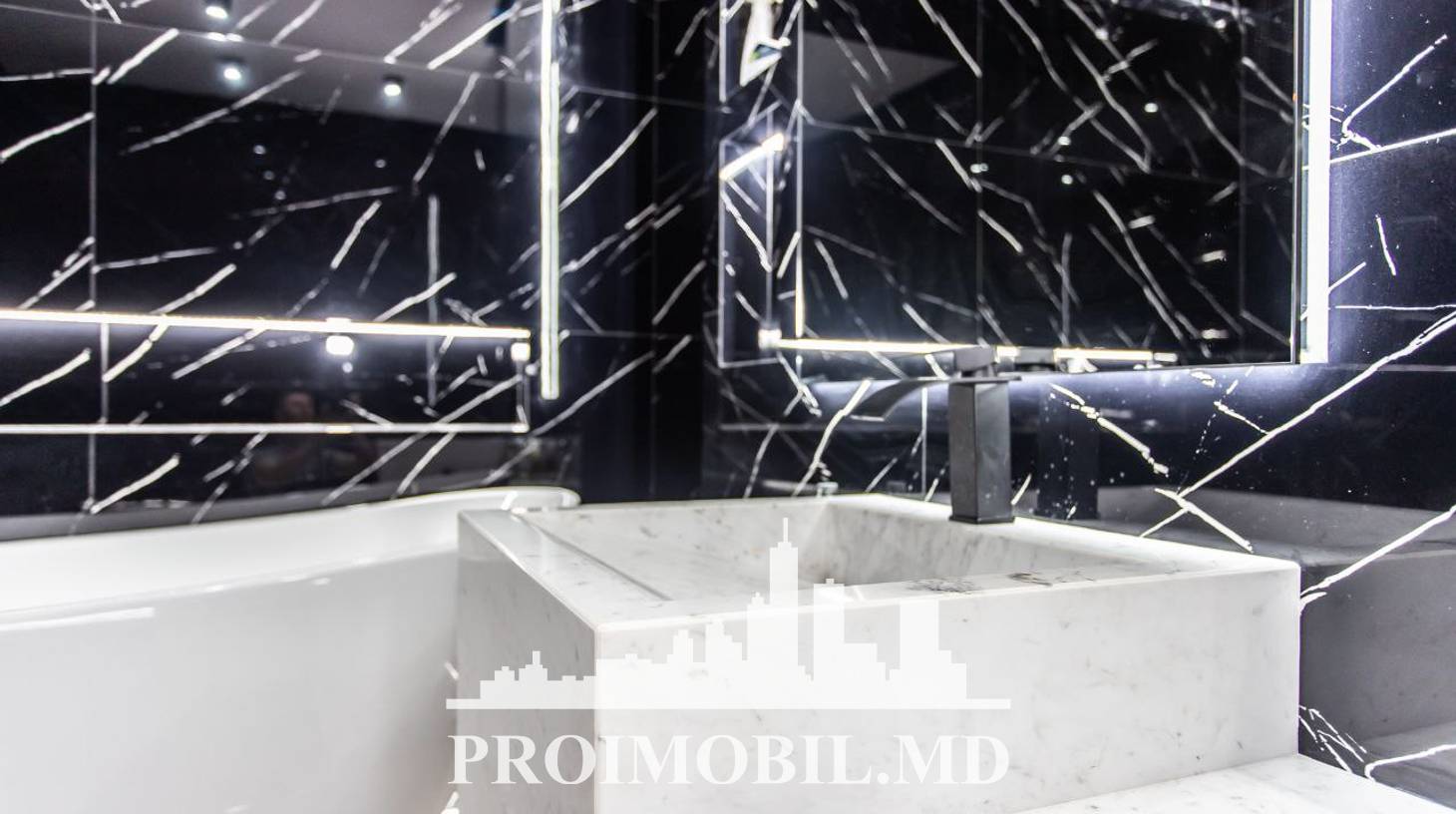 https://images.proimobil.md/WIiABQh3DSO2oMokP_Wa04-ZxLxPA9p2crfRX6uJEDI/watermark:0.75:so:0:30:0.39/resize:fill:1460:816:1/gravity:ce/bG9jYWw6Ly8vZXN0YXRlL2xyLzBmNjU2NTA4LTAxOTktNDlhNy1hYzZiLTdjMGNlNzExOTg3ZS5qcGVn
