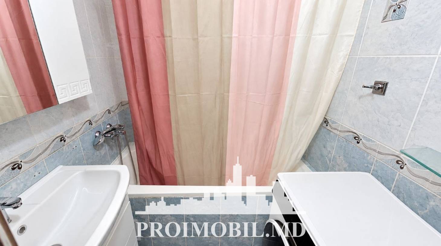 https://images.proimobil.md/WIqL6cSzXRPUzEHzCL1zKm00cOewKCHsxEUY8xx8yB0/watermark:0.75:so:0:30:0.39/resize:fill:1460:816:1/gravity:ce/bG9jYWw6Ly8vZXN0YXRlL2xyL2JjMzgyZTM2LTc1MjMtNGI2ZC1hZTA1LTU2M2M0ZGJjNTJhMC5qcGVn