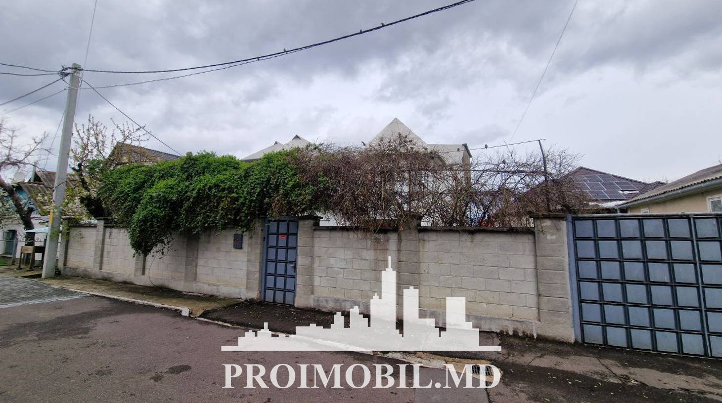 https://images.proimobil.md/WKe1RixoumqFtBRoD5GfnxpOWddJUwXL9y8fGAWVPmk/watermark:0.75:so:0:30:0.39/resize:fill:1460:816:1/gravity:ce/bG9jYWw6Ly8vZXN0YXRlL2xyLzkzOGRjZDgxLTM3Y2UtNDQxNy05MGEyLTZiNmRkZmVkMGRmNi5qcGVn