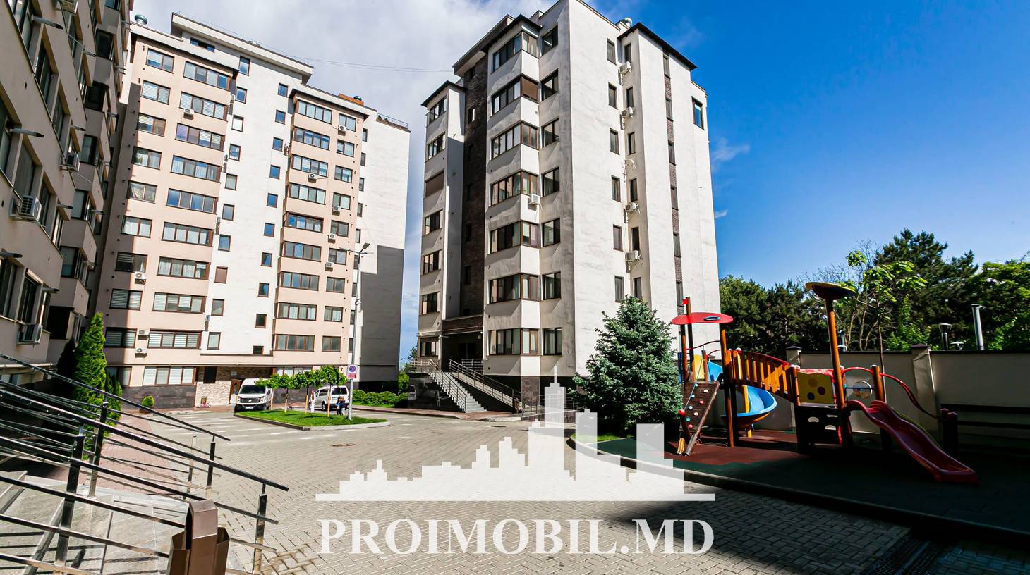 https://images.proimobil.md/WKygZjvoj199ygHdPmEqCwzrxJqd9KvMtqT8ZuURjtc/watermark:0.75:so:0:30:0.39/resize:fill:1460:816:1/gravity:ce/bG9jYWw6Ly8vZXN0YXRlL2xyLzdlY2ViZDI3LTI3YWYtNGQxYi1iNTRlLWJjMTE1MmZjNTAwMS5qcGVn