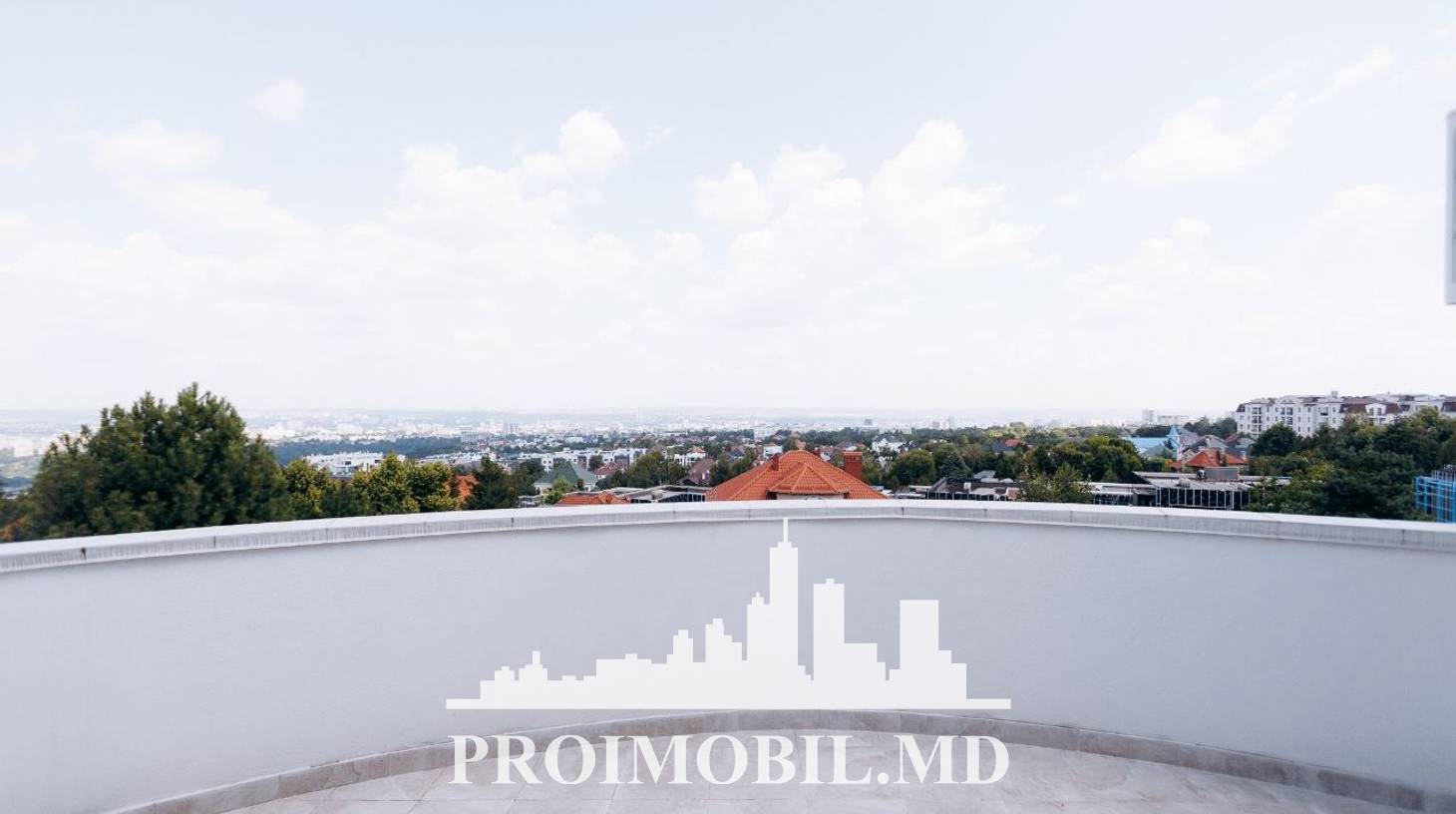 https://images.proimobil.md/WOu-qljc5LKnE5lZvoQ_Q5Ef43zqDtzHJj4WJlaFEaI/watermark:0.75:so:0:30:0.39/resize:fill:1460:816:1/gravity:ce/bG9jYWw6Ly8vZXN0YXRlL2xyL2YxZTJmZDUwLTVhZGMtNDQ4ZC04N2I5LTY0MGI5NDRhN2RhYi5qcGVn