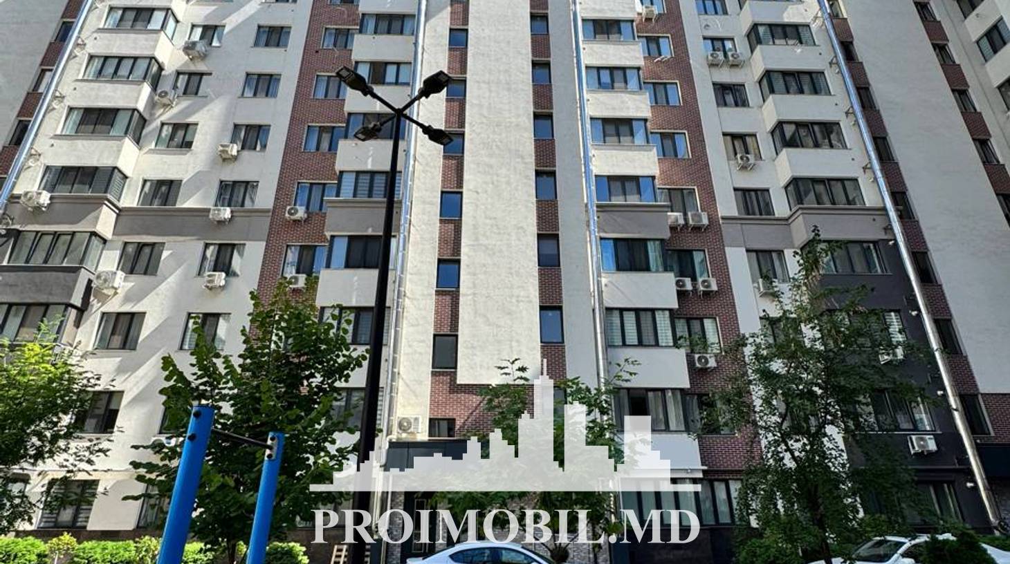 https://images.proimobil.md/WQNm4lFlWl6YCbdZTeavkfRp8J5rYBqlXBywoaDKXgo/watermark:0.75:so:0:30:0.39/resize:fill:1460:816:1/gravity:ce/bG9jYWw6Ly8vZXN0YXRlL2xyLzM1MGYzZTZkLTViMjYtNDQzZS1iZDRhLTU4ODdlNzdmOTgxZC5qcGVn