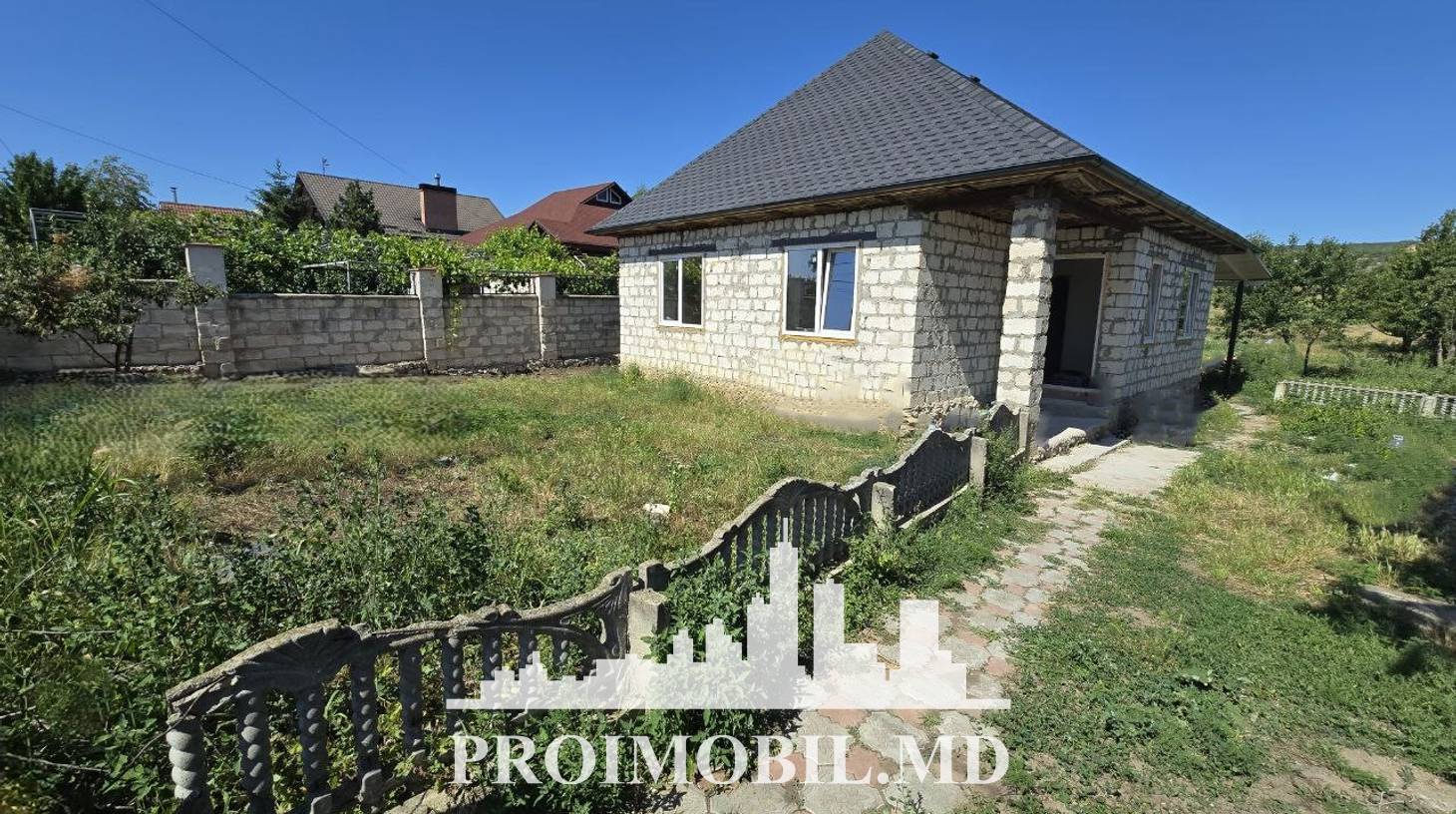 https://images.proimobil.md/WQYQyCsykmg9BHNGoIoQu_SbbdivfbayaY3VL43Orvs/watermark:0.75:so:0:30:0.39/resize:fill:1460:816:1/gravity:ce/bG9jYWw6Ly8vZXN0YXRlL2xyL2NmNTQ2ZWI4LTMwZTUtNDNhYi1hYThhLWM4ZmRlYmY1NDRjYi5qcGVn