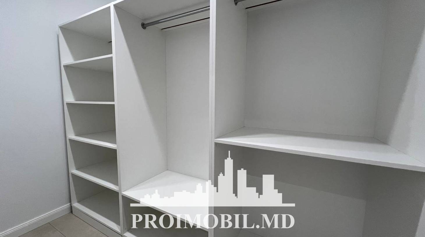https://images.proimobil.md/WScV3Q4vK0qMG-DyKS0EVdvaz9fV-axUuguLiDEUwDI/watermark:0.75:so:0:30:0.39/resize:fill:1460:816:1/gravity:ce/bG9jYWw6Ly8vZXN0YXRlL2xyLzMyYmY5ODAzLTc5NGUtNDYxNS05MzNjLWNiNzdmYjFlZjY0Yy5qcGVn