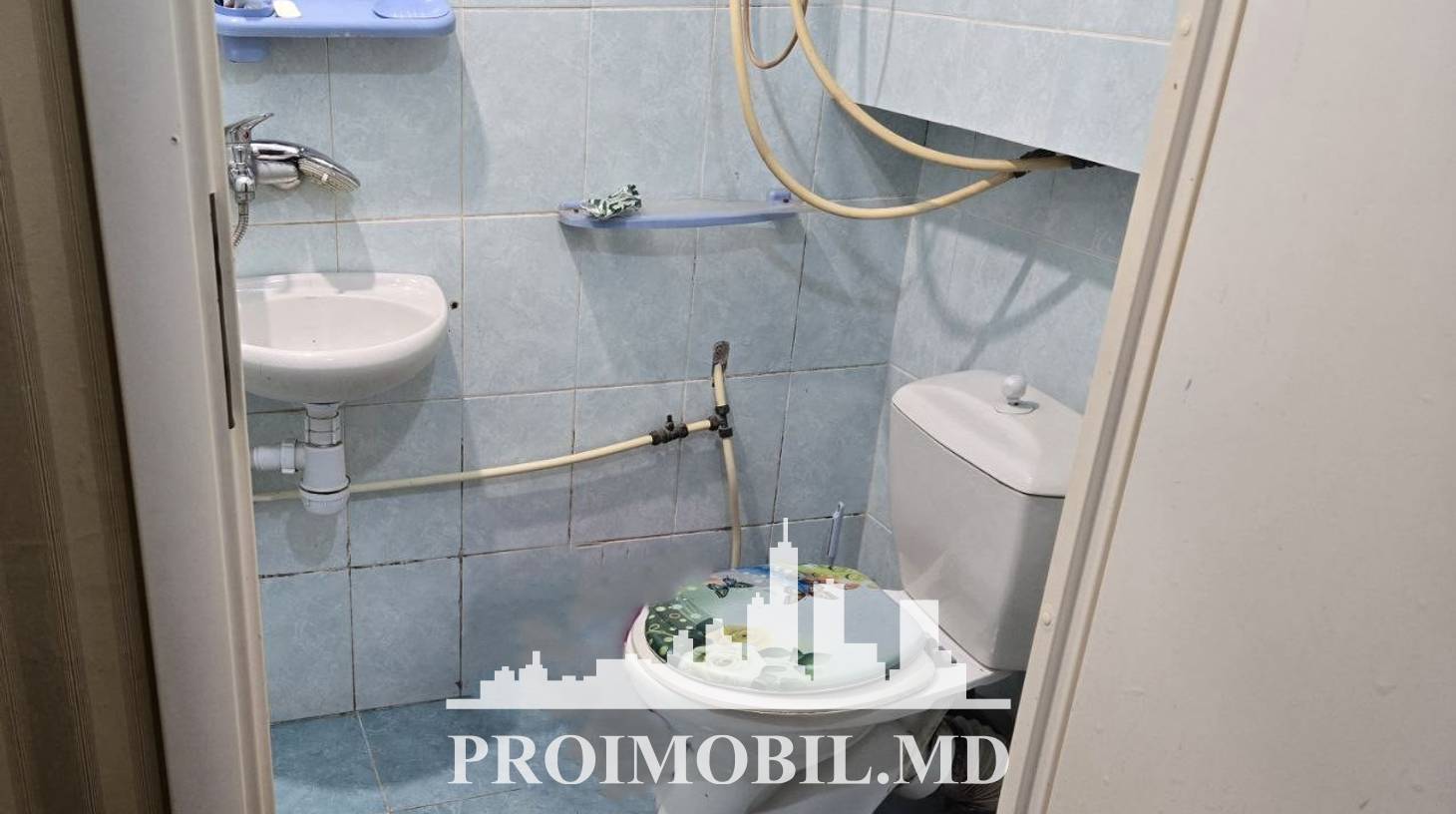 https://images.proimobil.md/WU1-Lj3dTrCudr85TUBHyaRwWREveK_179XQcwRcA-U/watermark:0.75:so:0:30:0.39/resize:fill:1460:816:1/gravity:ce/bG9jYWw6Ly8vZXN0YXRlL2xyL2I0MWRhMjMwLTU5MmItNDAxNC1iYmE4LTQ0Y2IzMWM1MWE1ZC5qcGVn