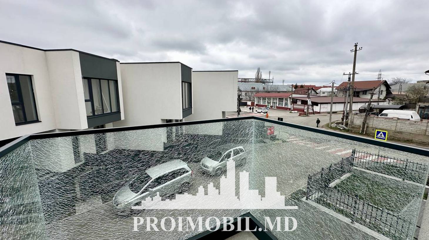 https://images.proimobil.md/WUJjFB96KOn-O80yRMF3Dj6dWwMNUaWJLVv7Q0ZKi1k/watermark:0.75:so:0:30:0.39/resize:fill:1460:816:1/gravity:ce/bG9jYWw6Ly8vZXN0YXRlL2xyLzNmNTUwZmJhLTY4ODktNDc1NC1hYzM2LWJkYjAzMDQwYWFkZi5qcGVn