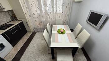 https://images.proimobil.md/WX7plUMTxCJjUjDhnTSYUOaLJae0s5-aPA0Cesry27A/resize:fill:350:198:1/gravity:ce/bG9jYWw6Ly8vZXN0YXRlL2xyLzgxMzJjNzljLWI1ODgtNDY1NC1iMGZlLWRmZGE2NDlhZDgzZi5qcGVn