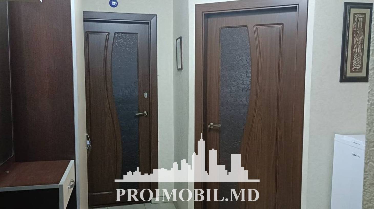 https://images.proimobil.md/WZFtRR4B02H7iUI__SXbzjSp8SFiA2yt9mb8hyFgxns/watermark:0.75:so:0:30:0.39/resize:fill:1460:816:1/gravity:ce/bG9jYWw6Ly8vZXN0YXRlL2xyLzY1NjZmMzllLWY2ODUtNDYwNS05NmNhLWQ4ZGFjZjJjNzhiYy5qcGVn