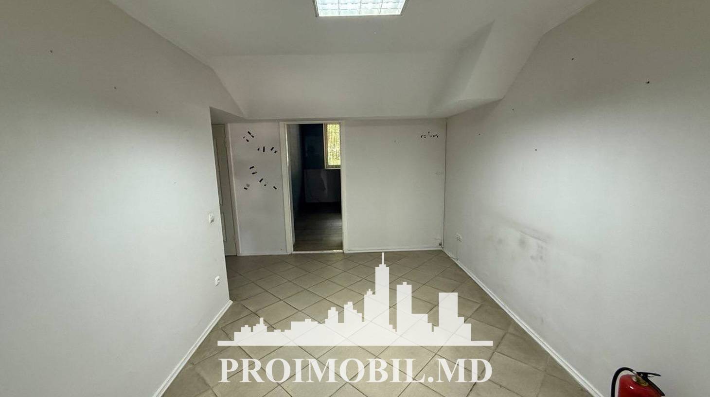 https://images.proimobil.md/WccBBP2KJ5VXUqWUtLJ1LL9ZNLlm7O-5-pAlcFSx7Z4/watermark:0.75:so:0:30:0.39/resize:fill:1460:816:1/gravity:ce/bG9jYWw6Ly8vZXN0YXRlL2xyLzIxNzIwMjVmLTRiMzctNDljMy04OGYzLTNmOTcxOWVhMzkzZS5qcGVn