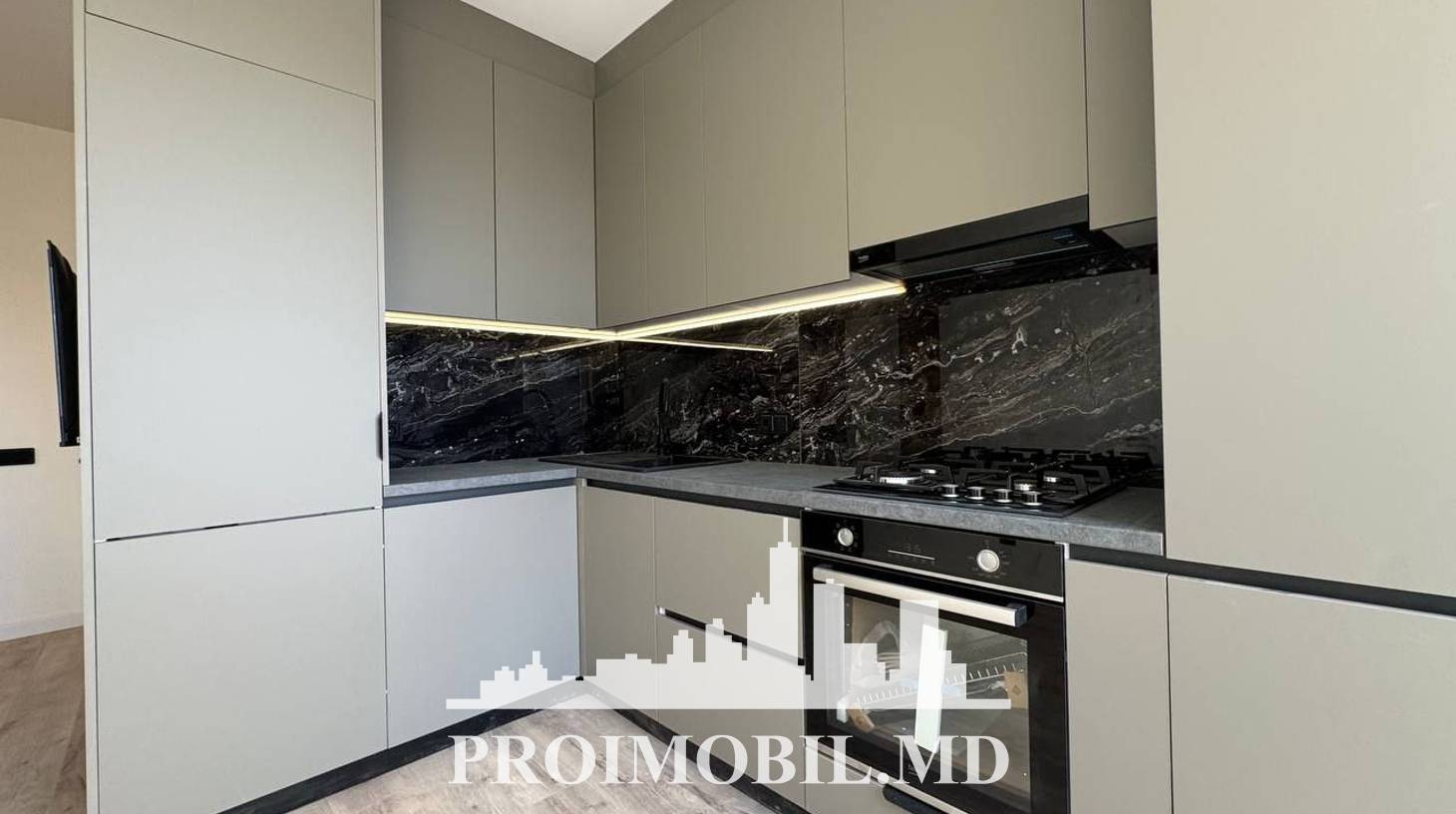 https://images.proimobil.md/WdM9YVQyN4OMc24L0JDNt254HDHlTWH7PIEMQKel-24/watermark:0.75:so:0:30:0.39/resize:fill:1460:816:1/gravity:ce/bG9jYWw6Ly8vZXN0YXRlL2xyLzYxZDM4NmNlLTRhMjAtNDcwNS04ZTBhLTU0OGFlNDI2YmFlNi5qcGVn
