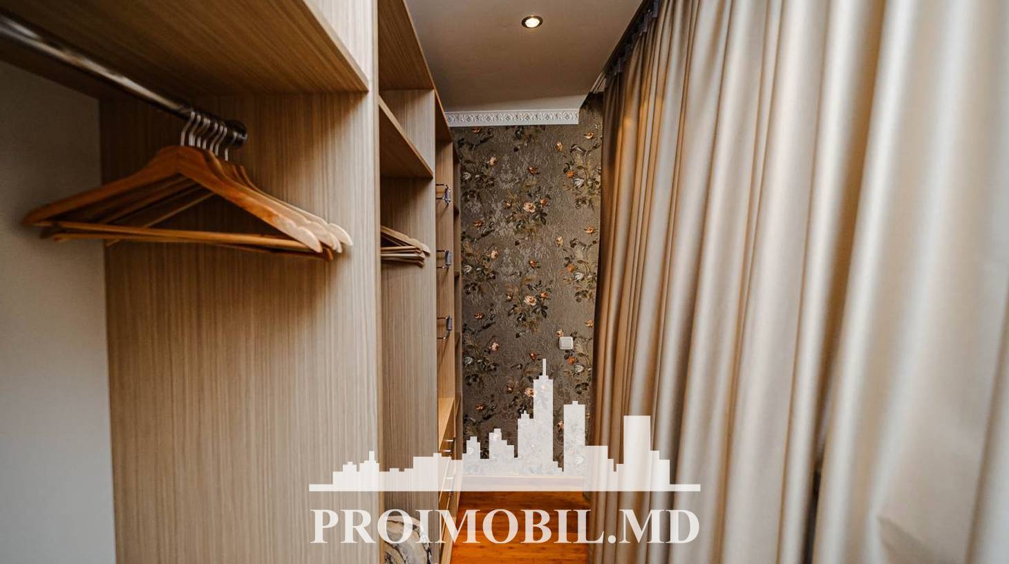 https://images.proimobil.md/We2ANg2i4U5NjhgeGx9uA482lwlMJAghuIP0n4Dy0YI/watermark:0.75:so:0:30:0.39/resize:fill:1460:816:1/gravity:ce/bG9jYWw6Ly8vZXN0YXRlL2xyLzViM2RmMzM1LTMxZjAtNDIwNC04ZGUzLTYwMDUxOWJlOWM1NS5qcGVn