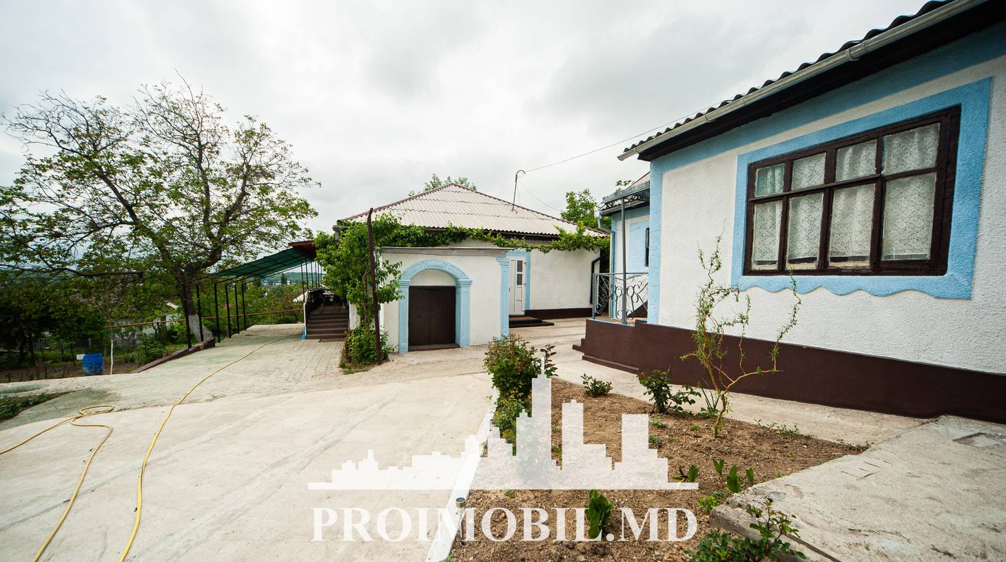 https://images.proimobil.md/WerQNw85I3voHFoIImqIx-IGwTRF9QbJlgrdgkd7sb4/watermark:0.75:so:0:30:0.39/resize:fill:1460:816:1/gravity:ce/bG9jYWw6Ly8vZXN0YXRlL2xyL2ZmOGIyOWQ1LTQxOTYtNDk0Ni04MmRjLWM2NjdlOGUwOWU3Mi5qcGVn