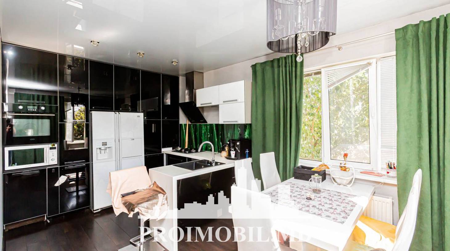 https://images.proimobil.md/WfIKGAclPc7yo_s4mhPWNqaYZ4oAPJJHFapUS_L1nxU/watermark:0.75:so:0:30:0.39/resize:fill:1460:816:1/gravity:ce/bG9jYWw6Ly8vZXN0YXRlL2xyL2YwNjAxMGY5LTkyNTUtNGE5NS1iZDlmLTZjNTI0ZDllYzk5NS5qcGVn