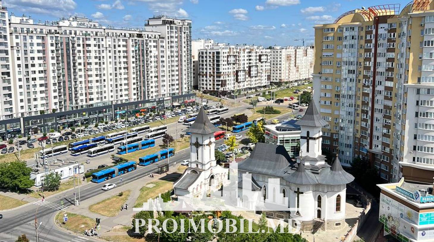https://images.proimobil.md/Wid8WHcABdHH30CbL_lswB5xHjNALjBAxg_c0vm927I/watermark:0.75:so:0:30:0.39/resize:fill:1460:816:1/gravity:ce/bG9jYWw6Ly8vZXN0YXRlL2xyLzhlOWY1NTQyLTIzNWYtNGQ2YS05MWI3LTVmZDNlMzM5ZmU4Zi5qcGVn