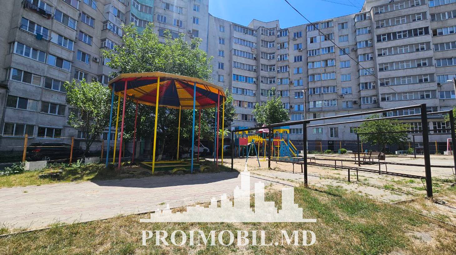https://images.proimobil.md/WivOyE1lqAl7-UKtSceVhzDds531Feb1NJcuj9fLVeQ/watermark:0.75:so:0:30:0.39/resize:fill:1460:816:1/gravity:ce/bG9jYWw6Ly8vZXN0YXRlL2xyLzUzNTJjMzJhLTBiNzEtNGFmZi05NGQ2LTFmMzVhNjcwOTlmYS5qcGVn