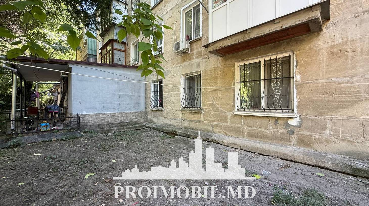 https://images.proimobil.md/WjM7pgKx8KhODEzbyKpmHUhch-cB_70po0TFMqejveM/watermark:0.75:so:0:30:0.39/resize:fill:1460:816:1/gravity:ce/bG9jYWw6Ly8vZXN0YXRlL2xyL2FjOTU5MmJmLWIxY2QtNGNiNy1iMGFhLWMzNDRjMTMxNjQ3OS5qcGVn