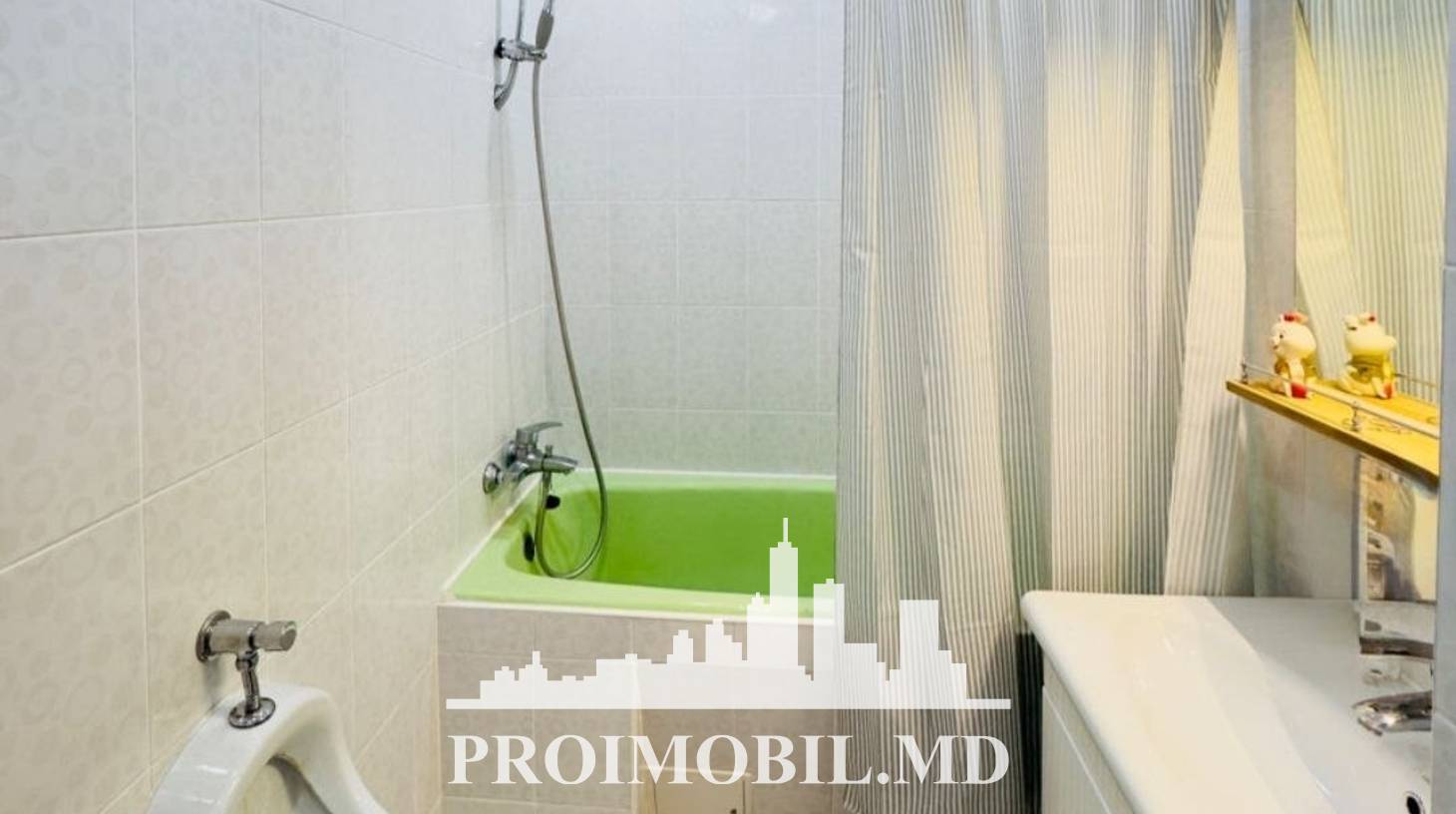 https://images.proimobil.md/WjoLGTC3LbvJDhZ94Ibhg0jK3DWEJXJamr5rvfnm3IA/watermark:0.75:so:0:30:0.39/resize:fill:1460:816:1/gravity:ce/bG9jYWw6Ly8vZXN0YXRlL2xyLzcxODgyNzg0LTg2YzAtNDExMS04MTY4LTZmMDBlMTFjYTIyOS5qcGVn