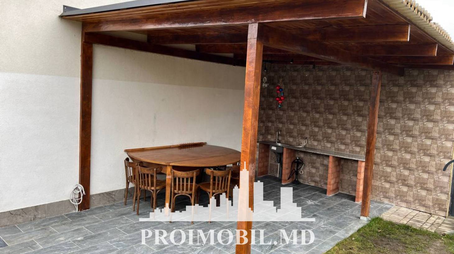 https://images.proimobil.md/WlY_WxYMWgU-zzkvdZw69-aekFnYe9FyeIP_h3hkLog/watermark:0.75:so:0:30:0.39/resize:fill:1460:816:1/gravity:ce/bG9jYWw6Ly8vZXN0YXRlL2xyLzQ3ZTkwMWYwLTFjYmItNGU2Ni04YWVjLWRiZmQwYWYwM2ZiMS5qcGVn