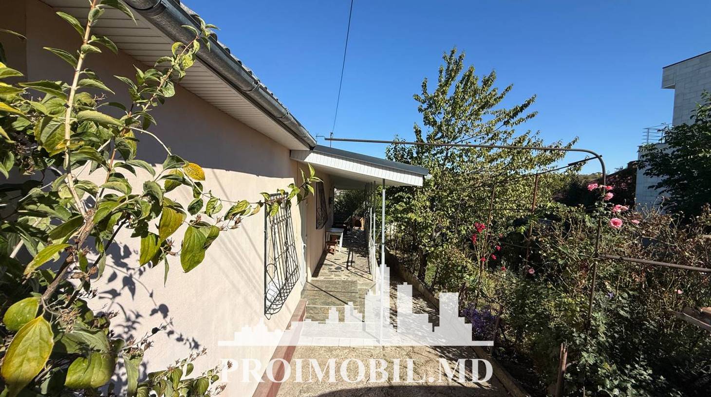 https://images.proimobil.md/WmbjavFu8bNLILac75pjM1U_OcFj8vPszhDiC4fYz9s/watermark:0.75:so:0:30:0.39/resize:fill:1460:816:1/gravity:ce/bG9jYWw6Ly8vZXN0YXRlL2xyLzhjMmZiZTg0LTdmODMtNDAyYS1hMmYyLTkyNzBjYjkxZWFlMS5qcGVn