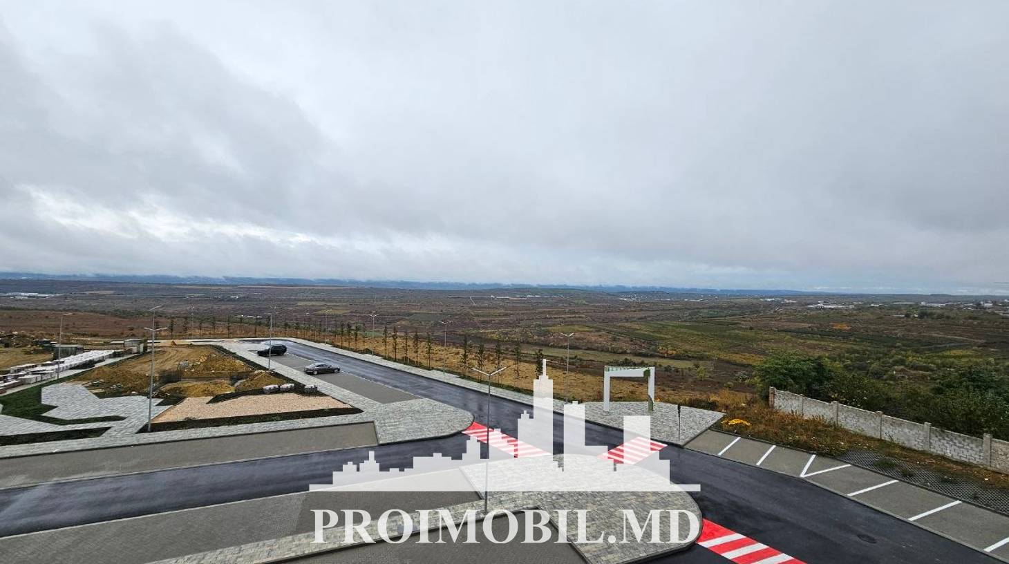 https://images.proimobil.md/WmsjfYlHHLpUz6ZtwYSjKeECRkXPu-5zk_O1OK3V-Kw/watermark:0.75:so:0:30:0.39/resize:fill:1460:816:1/gravity:ce/bG9jYWw6Ly8vZXN0YXRlL2xyLzFhMjEwNjNlLTk0ZTEtNDc2NS1iMjJkLTEwYzI5MzQwM2M5Mi5qcGVn