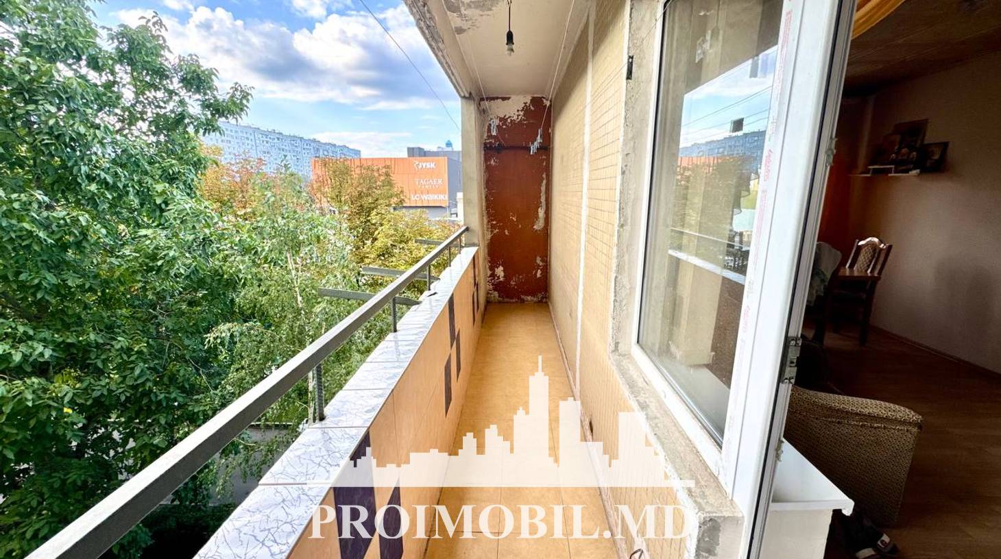 https://images.proimobil.md/WoY-PBKyINYU8XFX7xXQWFYd79I7tRkZ2_hXsglXbEY/watermark:0.75:so:0:30:0.39/resize:fill:1460:816:1/gravity:ce/bG9jYWw6Ly8vZXN0YXRlL2xyLzI5ZjJkOWI5LTI4NjktNGNiOS05OTM2LTIxYzE5OGQ5NWZhMi5qcGVn