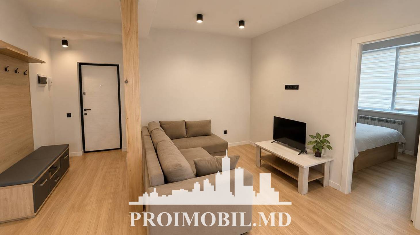 https://images.proimobil.md/WqVOJC-FuJnPPhhZ9lU4pM-JE9Gn49C3Tn34gcYRJx8/watermark:0.75:so:0:30:0.39/resize:fill:1460:816:1/gravity:ce/bG9jYWw6Ly8vZXN0YXRlL2xyLzIxOTM4YmU5LTA0NzctNGE2My05NDllLWZjMDYyZjA1Yzg3YS5qcGVn
