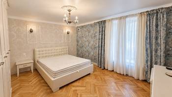 https://images.proimobil.md/WqjDn68FM6bmpYVSJZTey-0IkZmifsuCunjeu1PSAqc/resize:fill:350:198:1/gravity:ce/bG9jYWw6Ly8vZXN0YXRlL2xyLzEwYTQ1MGIxLWFlNmUtNGE1NC1hOTA4LTBlNThmOWU0NDI2Yy5qcGVn
