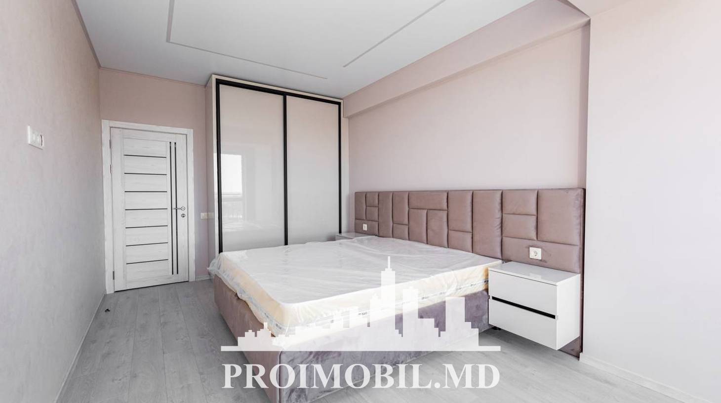 https://images.proimobil.md/WuWlGtbha6cDUq9PMgcTKrUX2VmhXAQ0WfDz3KtT4DY/watermark:0.75:so:0:30:0.39/resize:fill:1460:816:1/gravity:ce/bG9jYWw6Ly8vZXN0YXRlL2xyLzFkNmI0MTIzLWNiZjAtNGI2OS1iYzdjLTVhZDI4NjM0OGM5Zi5qcGVn