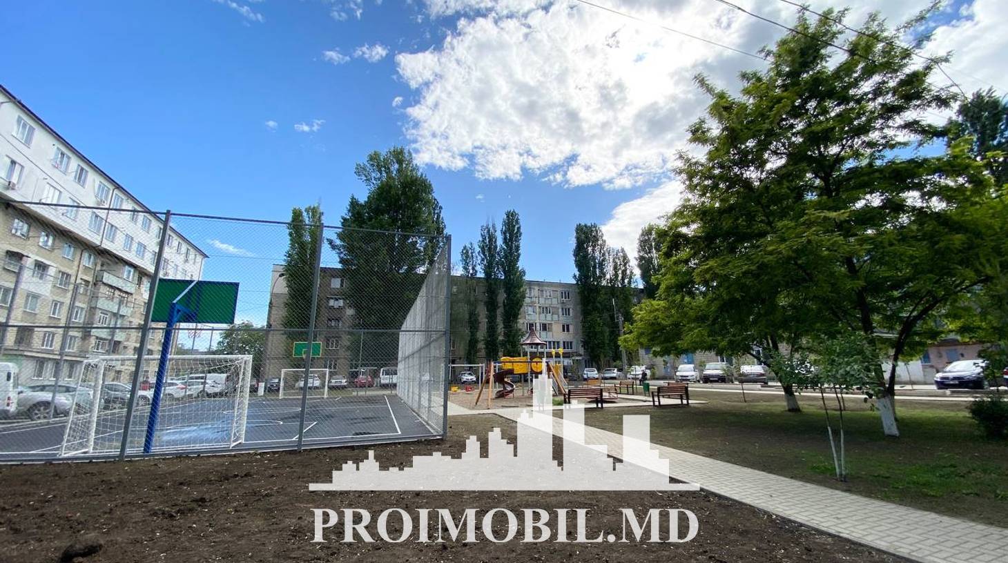 https://images.proimobil.md/Wxam7gy10pY5SrWnu6ICaHjCHnbVo6nh3wqOBAKtaQo/watermark:0.75:so:0:30:0.39/resize:fill:1460:816:1/gravity:ce/bG9jYWw6Ly8vZXN0YXRlL2xyL2E0MzEyMDRkLWQzOGMtNGZkYi04NjdiLWNlNDVkYTQyOTQwYS5qcGVn