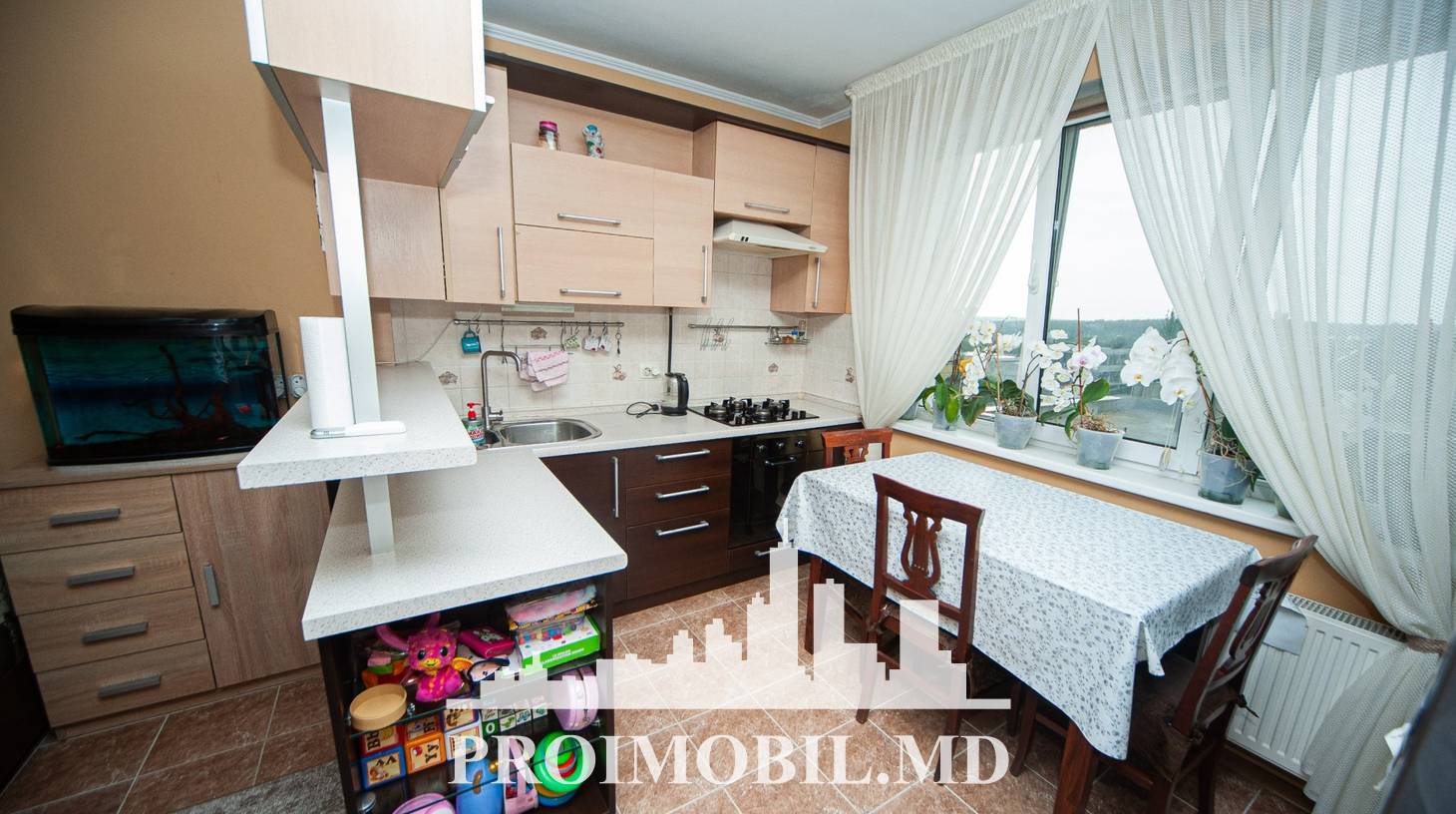 https://images.proimobil.md/WyQ2zNW3Y2OtCsvHJWPsJXrRT1Ns1vmYvbhG1xiS1Zg/watermark:0.75:so:0:30:0.39/resize:fill:1460:816:1/gravity:ce/bG9jYWw6Ly8vZXN0YXRlL2xyLzU1NjgwZjczLTJhMzgtNDQ2OS1iODkyLWI3MzBiZTdhMTYwOS5qcGVn