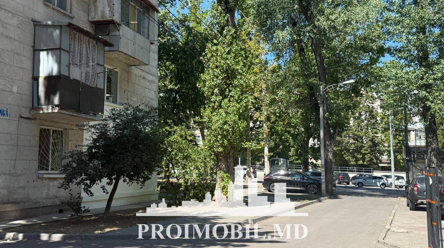 https://images.proimobil.md/WynHcS_XCFtBOWeKENzJ2RQljKprNVP4HaMqgUGjUYE/watermark:0.75:so:0:30:0.39/resize:fill:1460:816:1/gravity:ce/bG9jYWw6Ly8vZXN0YXRlL2xyL2E3ZDU0MDZiLWEwYjktNGZkYi05M2RjLTlhOThhNTdjZGE0My5qcGVn